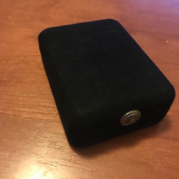 Chateau D'argent Heart and Key Bracelet - Picture 3 of 5